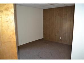 502 N Main St, Saint Elmo, IL 62458